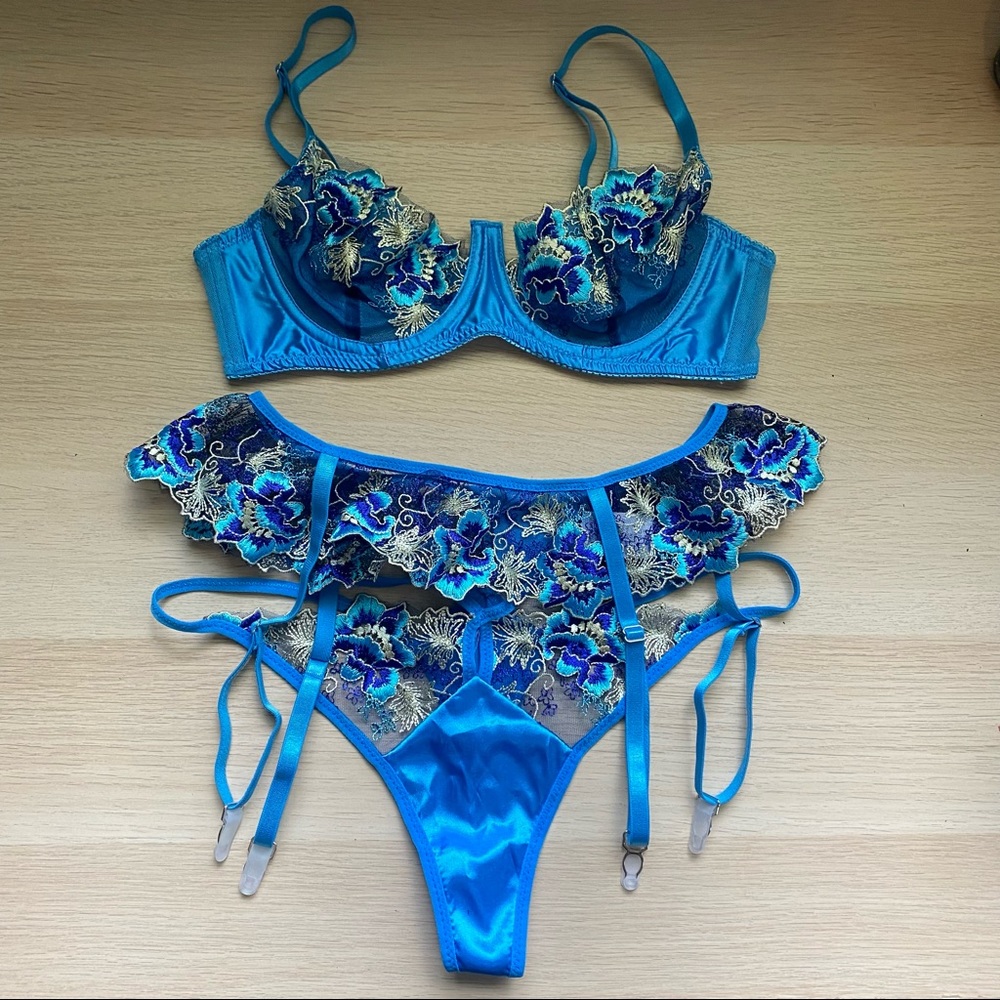 SHEIN Blue Floral Balcony Unpadded Bra, Garter Belt, and Thong Lingerie Set
